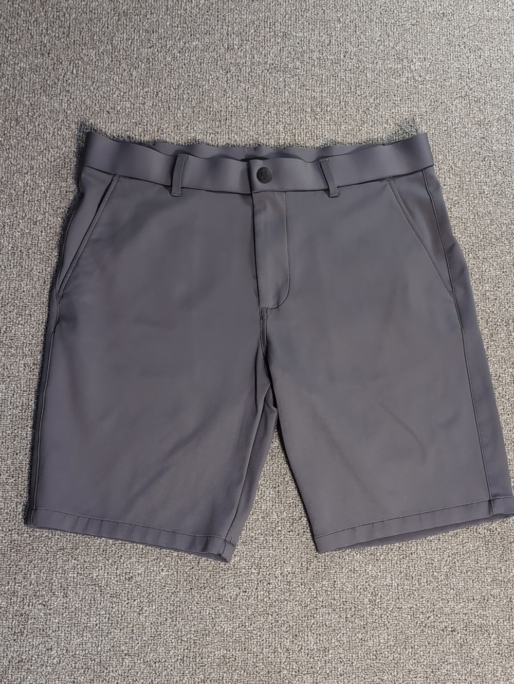Greyson Sequoia Short Size 33x9.5" in Gray Performance Stretch Golf